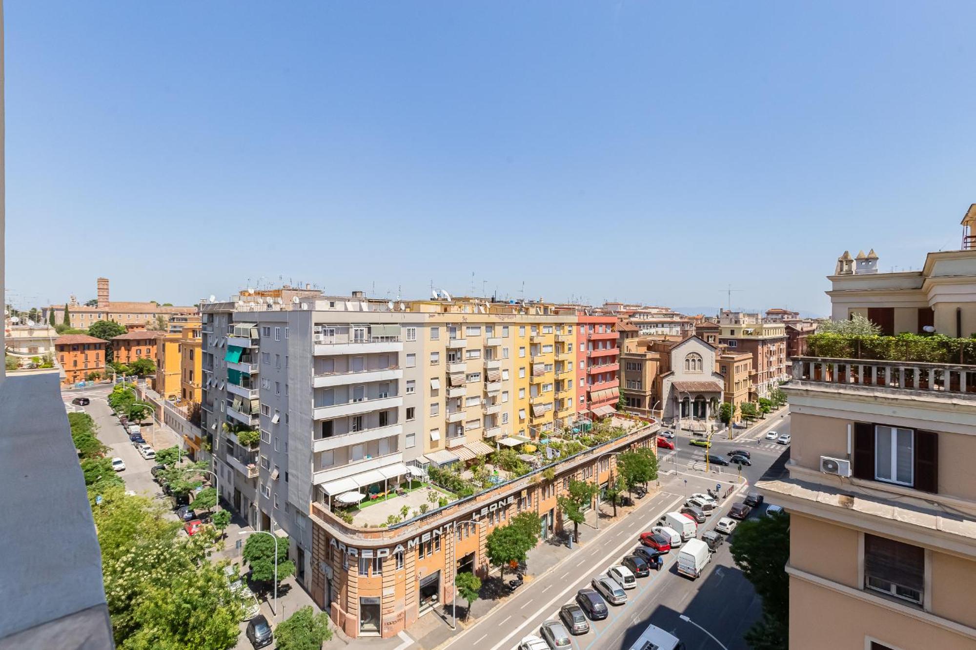 San Giovanni Attico Luxury Vicino Metro A E C Apartment *