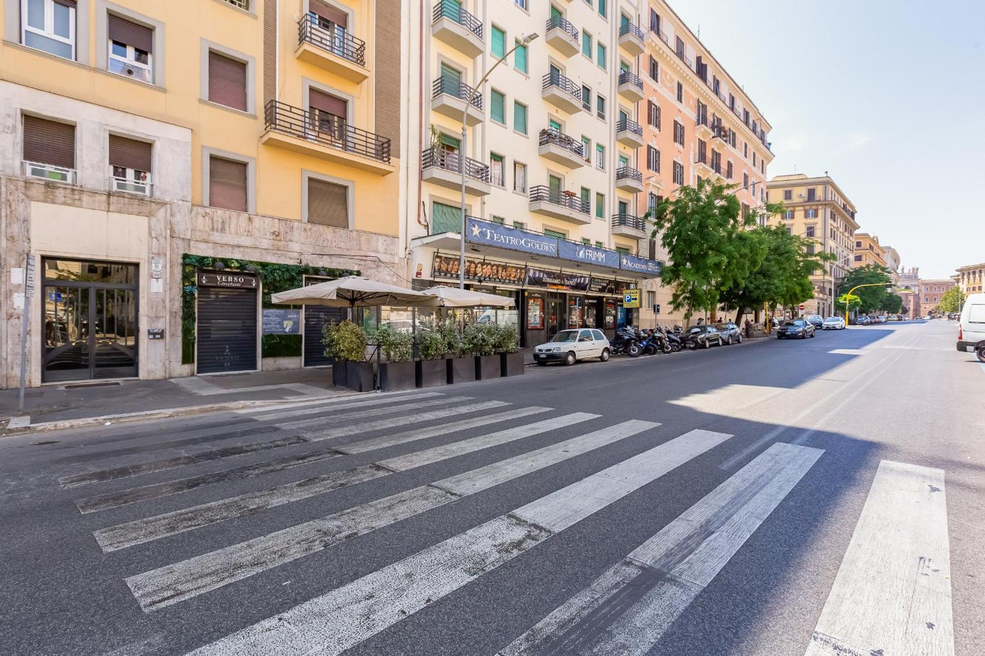 San Giovanni Attico Luxury Vicino Metro A E C Apartment *