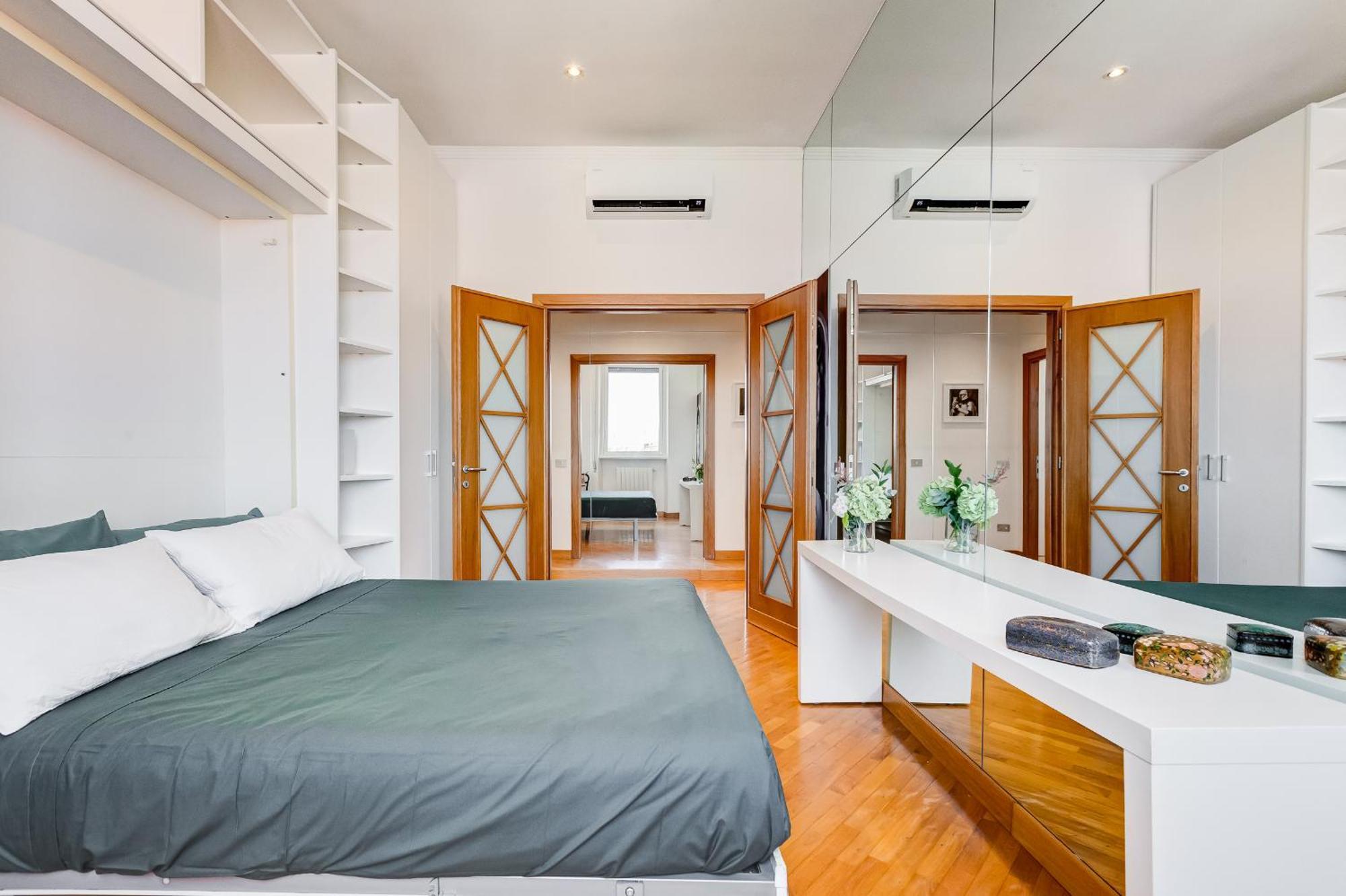 Apartment San Giovanni Attico Luxury Vicino Metro A E C *